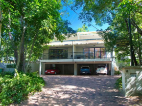 Kookaburra Lodge 4 Little Cove Road 8